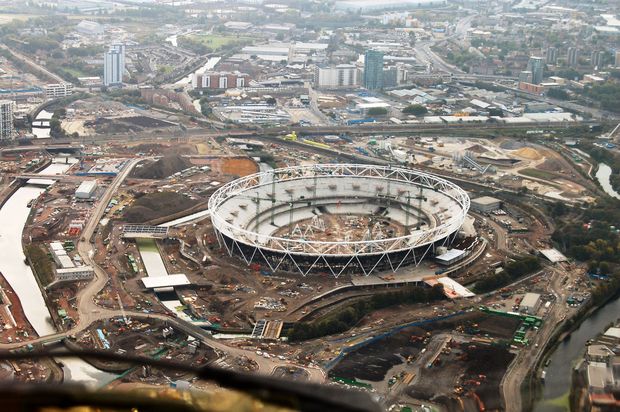 A londoni Olimpiai Stadion építése